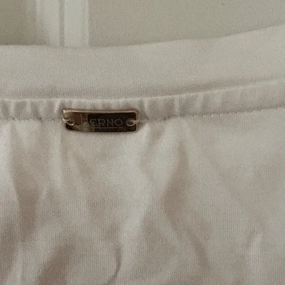 Herno Elegant White Long Sleeve Tee size 48 or women’s 14-16. See pics. NWT